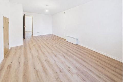 1 bedroom maisonette to rent, Bolton Road, Crawley RH10