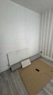 1 bedroom in a house share to rent, Gordon Road, Ilford IG1
