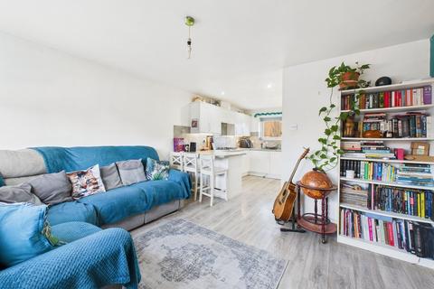 2 bedroom flat for sale, Tynemouth Way, Newcastle Upon Tyne, NE6
