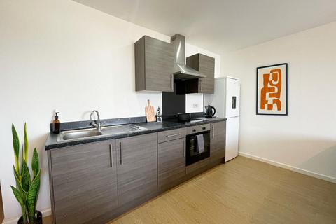 3 bedroom flat to rent, St. Katharines Way, London, E1W