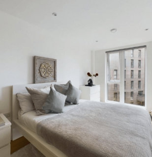 3 bedroom flat to rent, St. Katharines Way, London, E1W