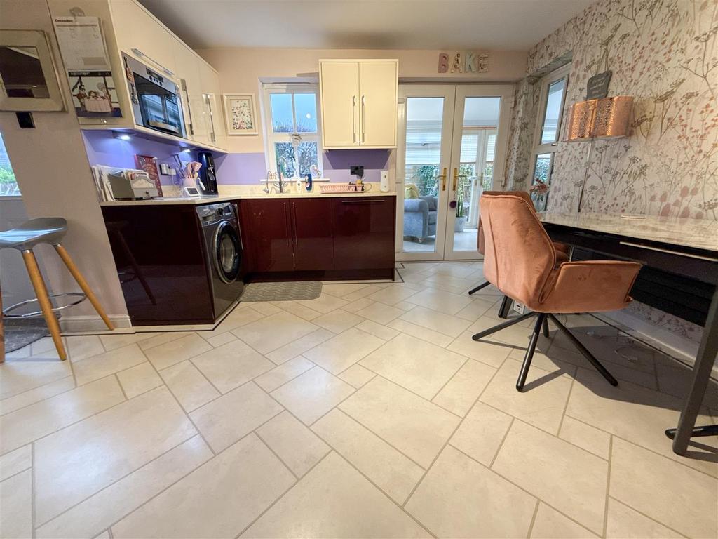 Kitchen dining room