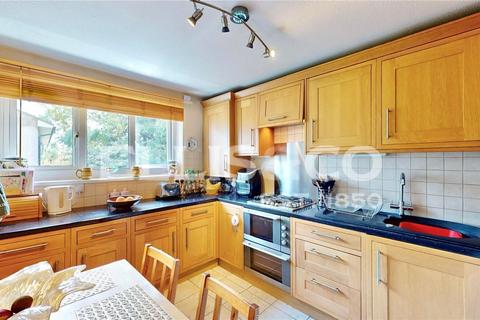 3 bedroom apartment for sale, Wessex Lane, Greenford, UB6