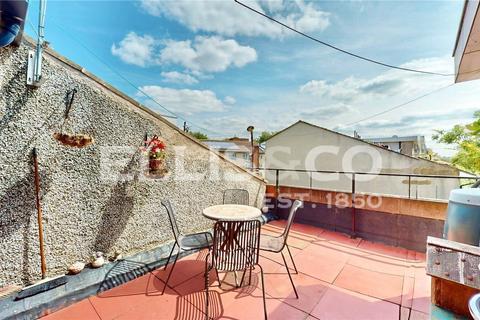 3 bedroom apartment for sale, Wessex Lane, Greenford, UB6