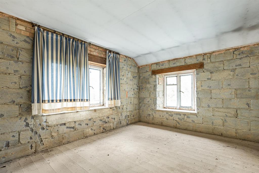 Bedroom 2 2.jpg