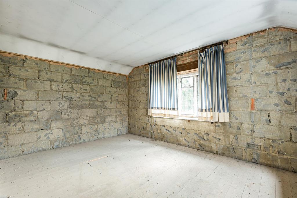 Bedroom 2 1.jpg