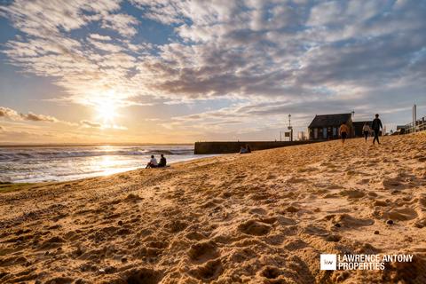 undefined, Grand Parade, Leigh-on-Sea, SS9