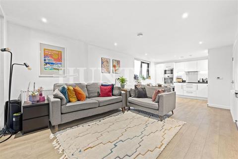 2 bedroom apartment for sale, Lapwing Heights, Waterside Way, N17