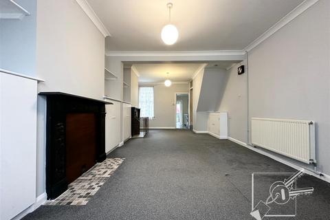 2 bedroom terraced house to rent, Alfred Road, Gravesend
