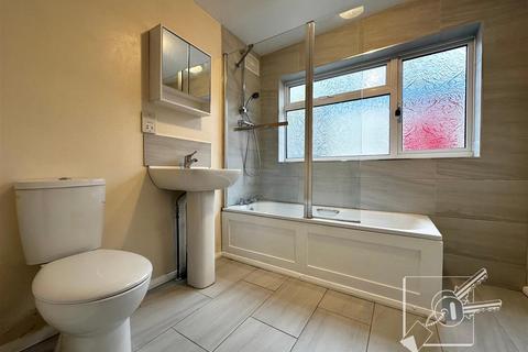 2 bedroom terraced house to rent, Alfred Road, Gravesend