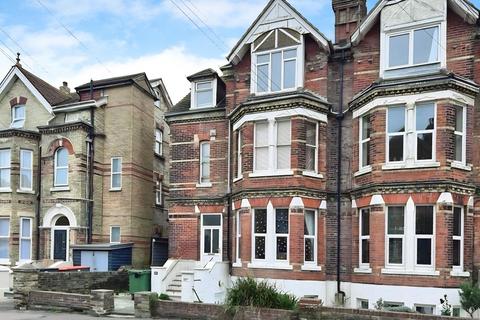 2 bedroom flat to rent, Christ Church Road, Folkestone