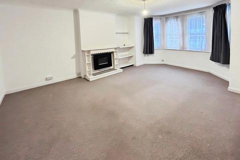 2 bedroom flat to rent, Christ Church Road, Folkestone