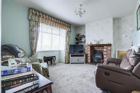 3 bedroom detached house for sale, Watnall Road, Hucknall NG15