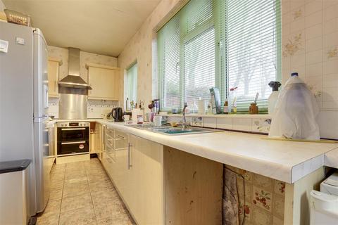 3 bedroom detached house for sale, Watnall Road, Hucknall NG15