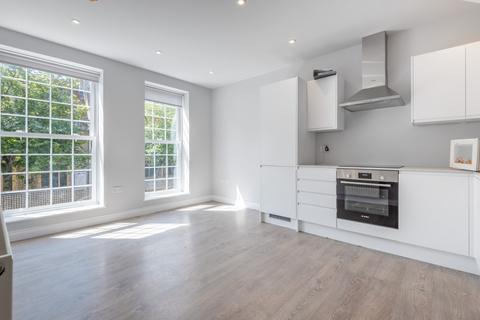 2 bedroom flat to rent, Hill Road, Sutton, SM1
