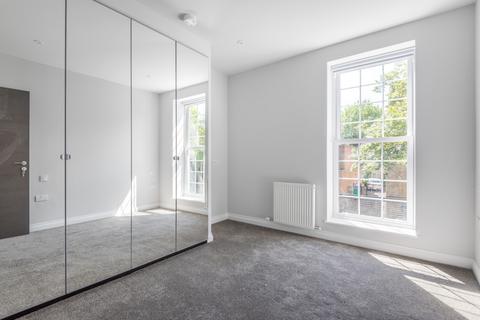 2 bedroom flat to rent, Hill Road, Sutton, SM1