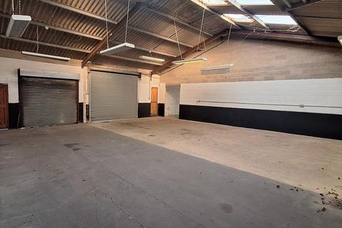 Warehouse to rent, Greyfriars Ln Storrington RH20 4HE