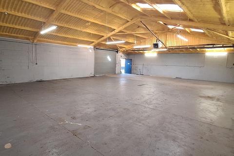 Warehouse to rent, Greyfriars Ln Storrington RH20 4HE