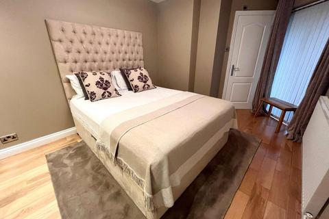 2 bedroom flat to rent, Bath Terrace, London, SE1