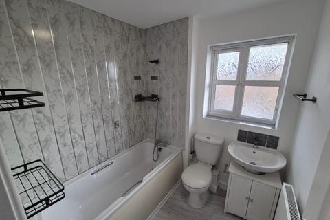 2 bedroom flat to rent, Bath Terrace, London, SE1
