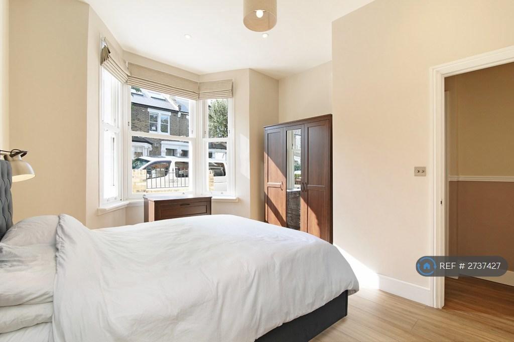 Main Bedroom (With Bed Imposed)