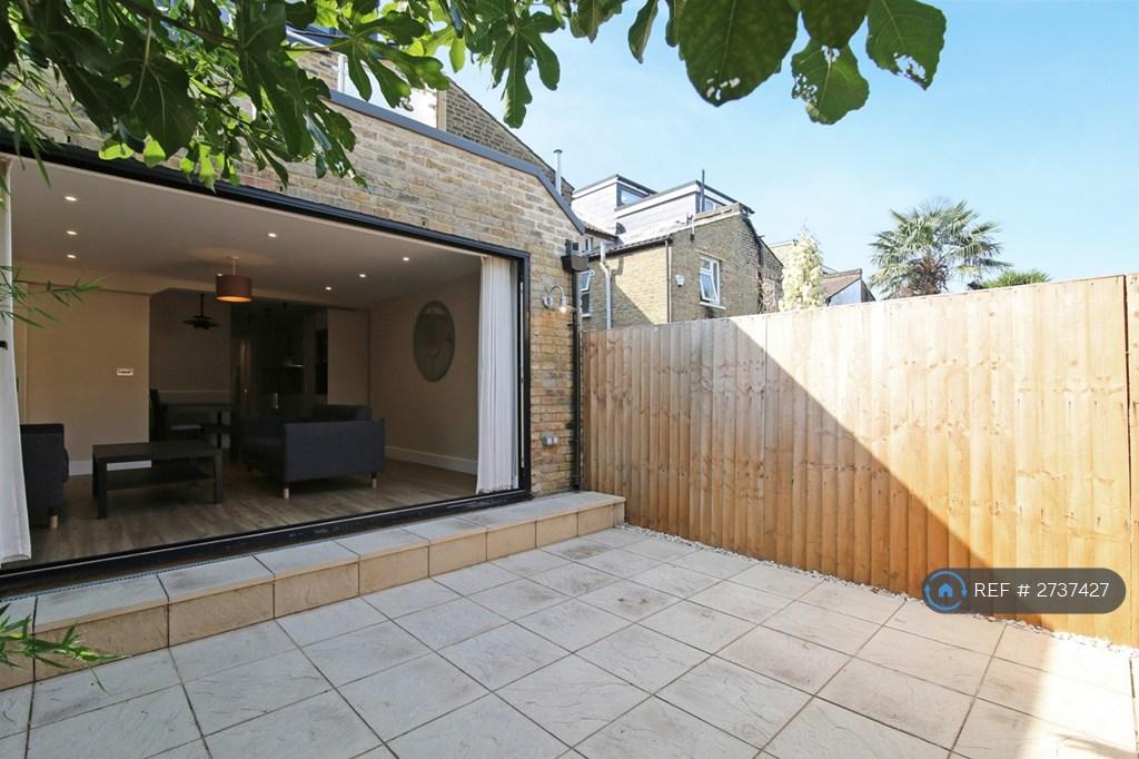 Spacious Patio