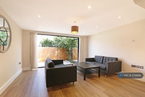 2 bedroom flat to rent, Rodwell Road, London, SE22