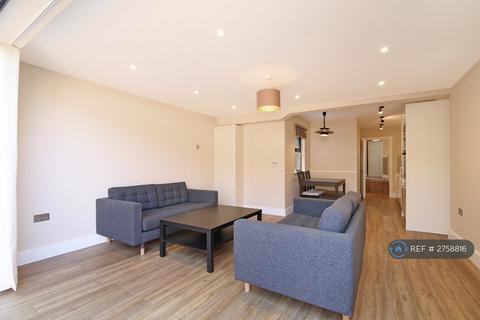 2 bedroom flat to rent, Rodwell Road, London, SE22