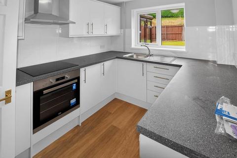 3 bedroom detached house to rent, River Glade, Gwaelod-y-garth