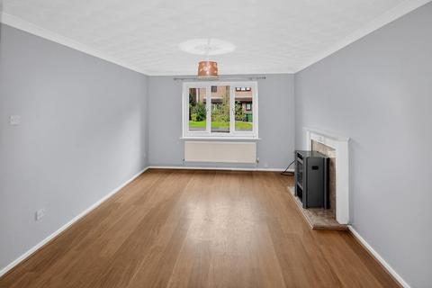 3 bedroom detached house to rent, River Glade, Gwaelod-y-garth