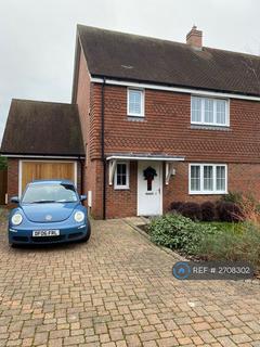 3 bedroom semi-detached house to rent, Oakwood Way, Wadhurst, TN5