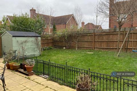 3 bedroom semi-detached house to rent, Oakwood Way, Wadhurst, TN5