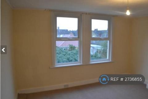 3 bedroom maisonette to rent, Eastcote Road, Harrow, HA2