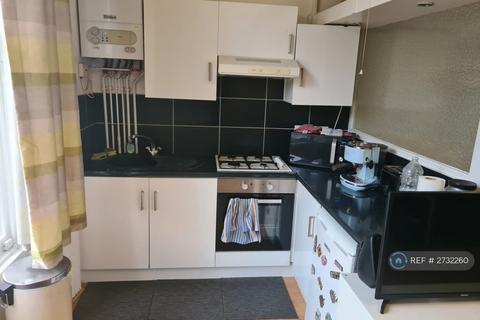 Studio to rent, Mount Ephraim Road, London, SW16
