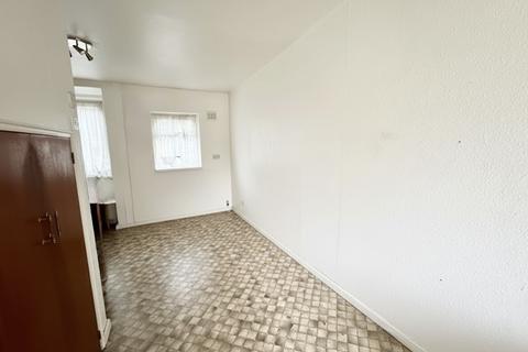 undefined, Manchester, M22