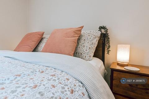 2 bedroom flat to rent, Warwick Way, London, SW1V