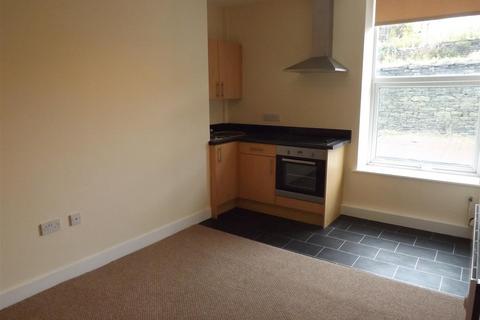 Studio to rent - Flat 1 41A Briggate, Shipley