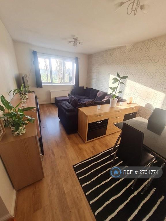 Lounge &amp; Dining