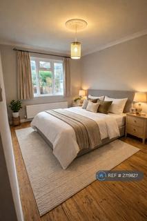 undefined, Sanderstead Road, South Croydon, CR2