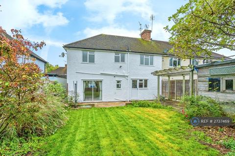 4 bedroom semi-detached house to rent - Shakespeare Road, Addlestone, KT15