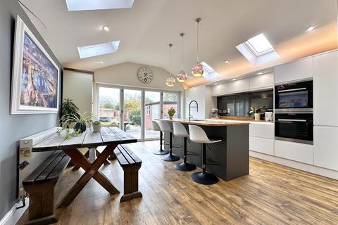 3 bedroom semi-detached house for sale, Bancroft Road, Newark