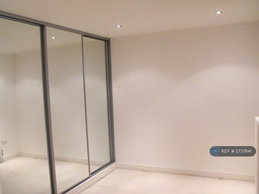 Mirror Door Fitted Wardrobe