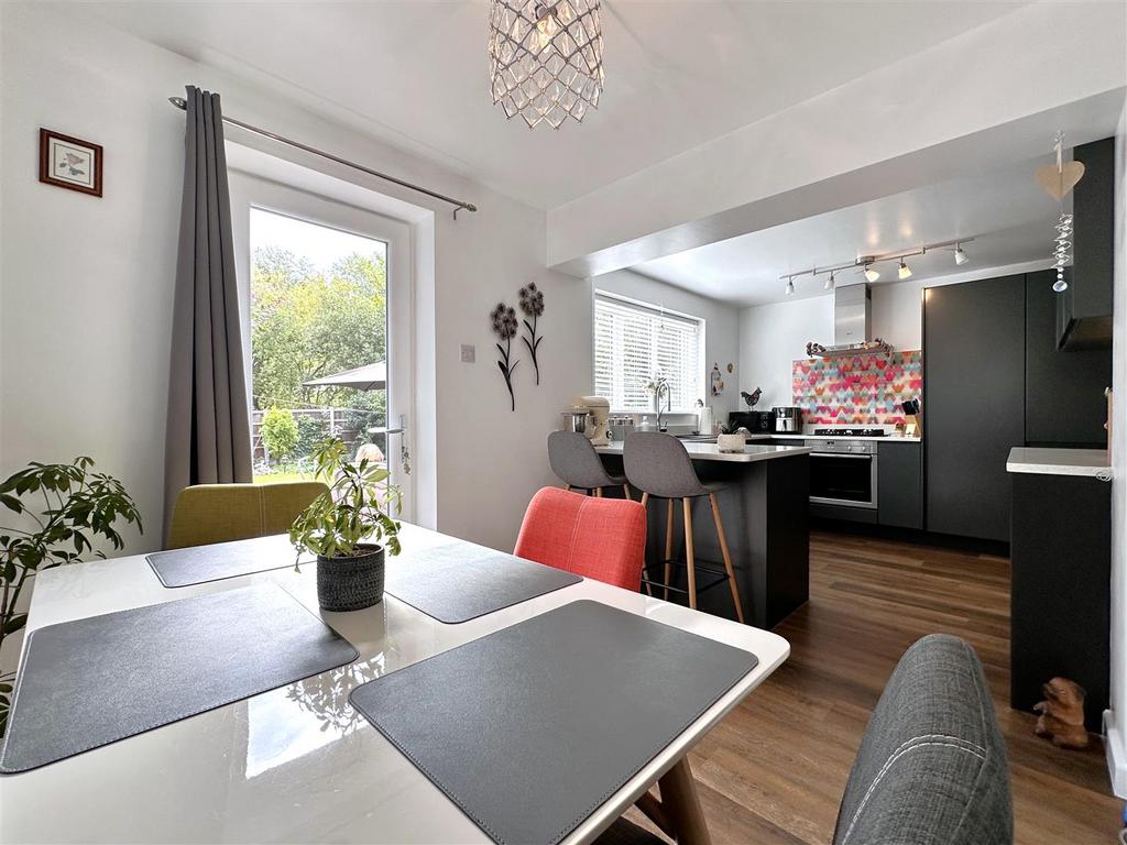 OPEN-PLAN Living/Dining Kitchen 797