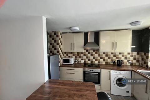2 bedroom flat to rent, Gorse Hey Court, Liverpool, L13