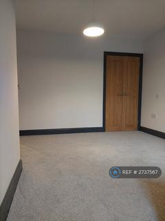 2 bedroom flat to rent, Doyle Court, Haslemere, GU27