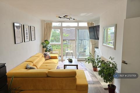 3 bedroom maisonette to rent, Dobson Close, London, NW6
