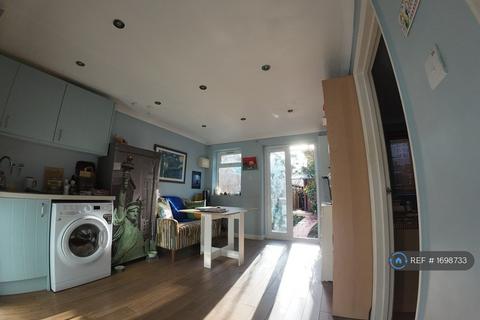 undefined, Ernest Road, Kingston Upon Thames, KT1