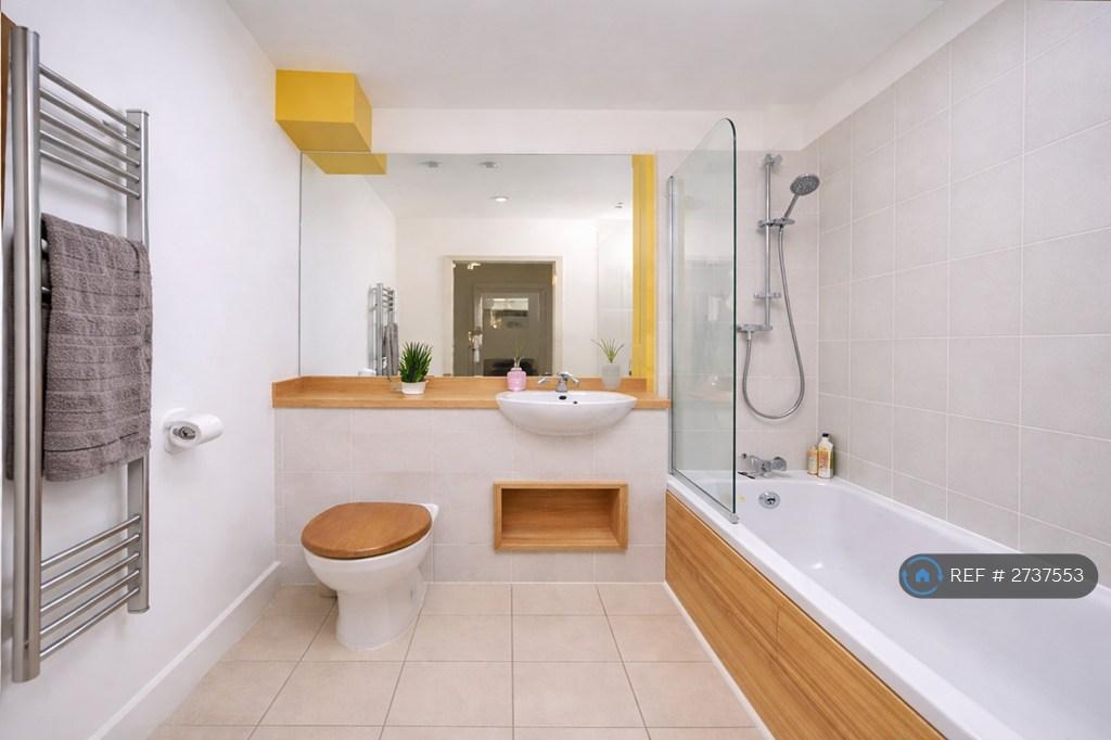 Contemporary Bathroom, Well Maintained