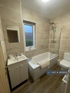 3 bedroom semi-detached house to rent, East Barns Street, Clydebank, G81
