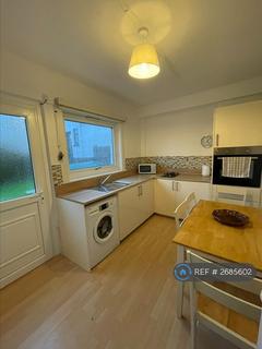3 bedroom semi-detached house to rent, East Barns Street, Clydebank, G81
